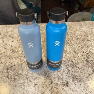 Hydro Flask Bundle! Two 24oz Standard Mouth Bottles- Rain & Pacific